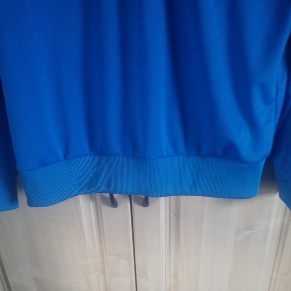 Bench zip-up sweater -MED - Picture 3 of 9